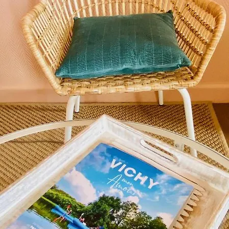 Le Centre, Spacieux Et Cosy T2 Avec Vue, Au Calme Апартаменты