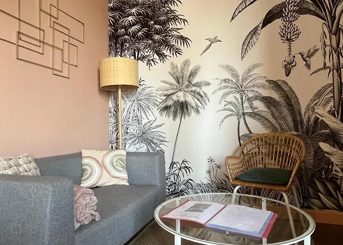 Le Centre, Spacieux Et Cosy T2 Avec Vue, Au Calme Apartamento