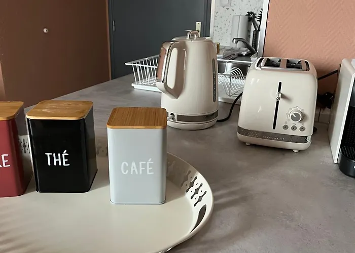 Le Centre, Spacieux Et Cosy T2 Avec Vue, Au Calme Виши