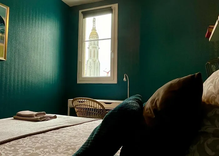 Le Centre, Spacieux Et Cosy T2 Avec Vue, Au Calme Виши